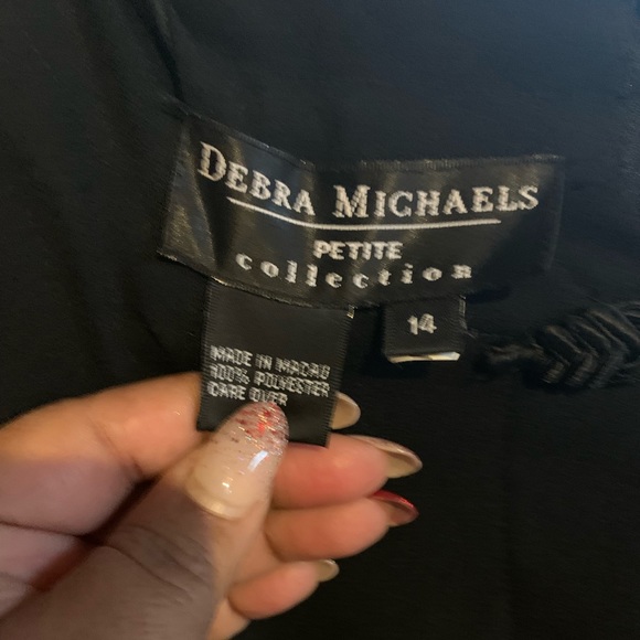 Black dress with embellishments _ size 14 - Picture 3 of 3